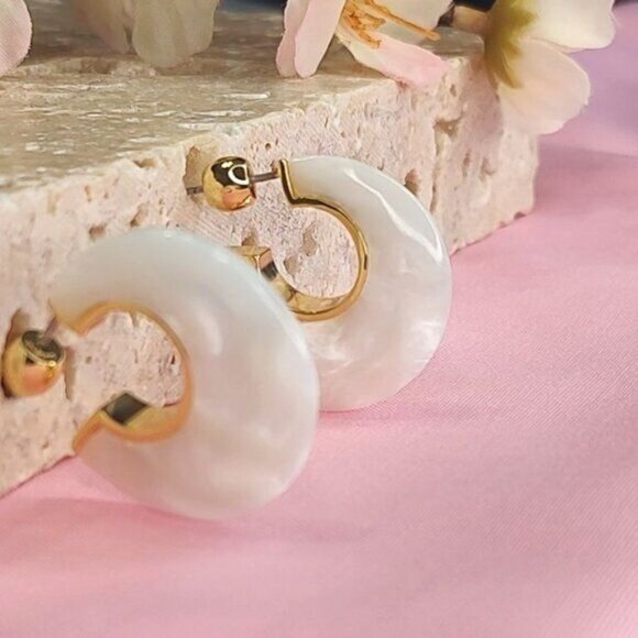 Gorjana Paseo Earrings White Marble Arc Hoops 18K Gold Plated - Picture 4 of 12